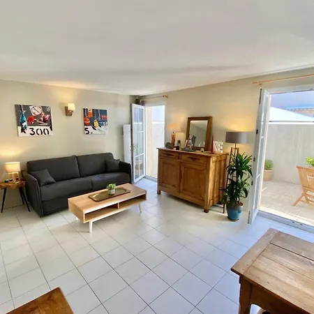 Chauveau - Entre Port Et *