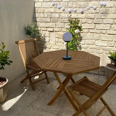 Holiday home New T1 With Courtyard Between Port And Saint-Martin-de-Re
