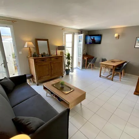 Holiday home New T1 With Courtyard Between Port And Saint-Martin-de-Re